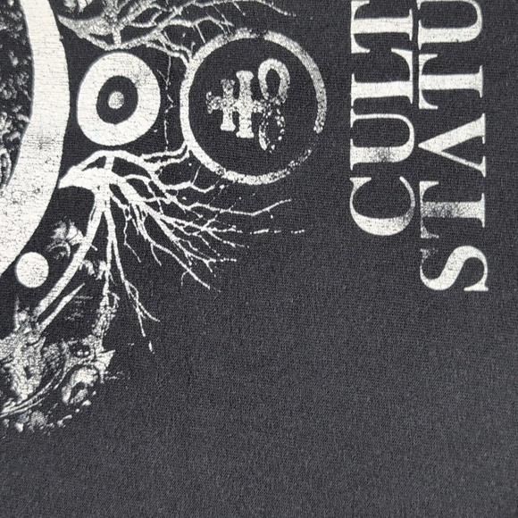 Cult Status Gothic Moon Skull Upside Down Hand Black And White Print T-Shirt XL - Picture 9 of 10